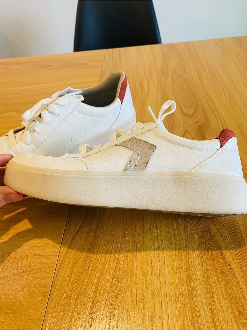 Size 9 women’s Dr Scholls Madison Lace platform sneakers, red faux leather